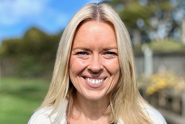 Annabel Roy Head Shot